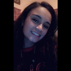 Meet your Posher, Esmeralda